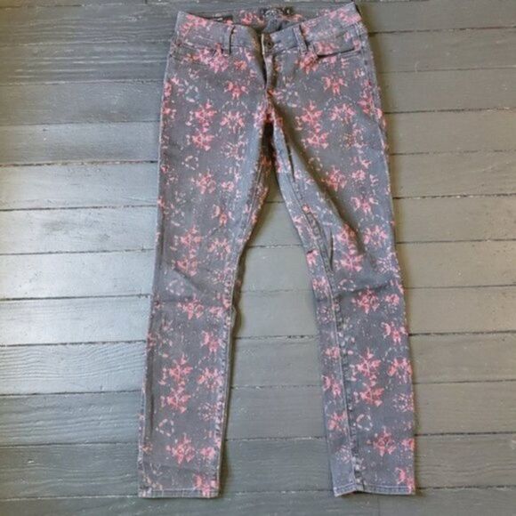 Lucky Brand Red And Black Distressed Jeans - Picture 2 of 8